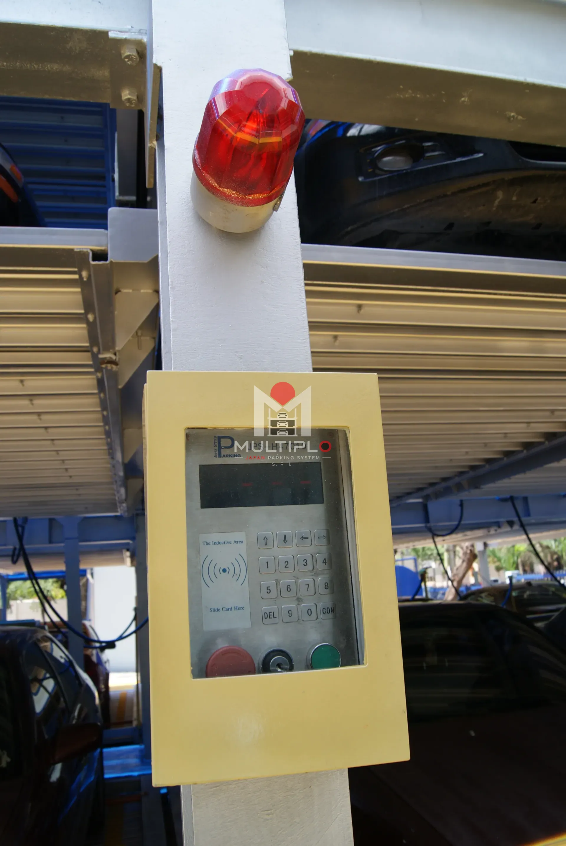Detalle del sistema de parqueo instalado.